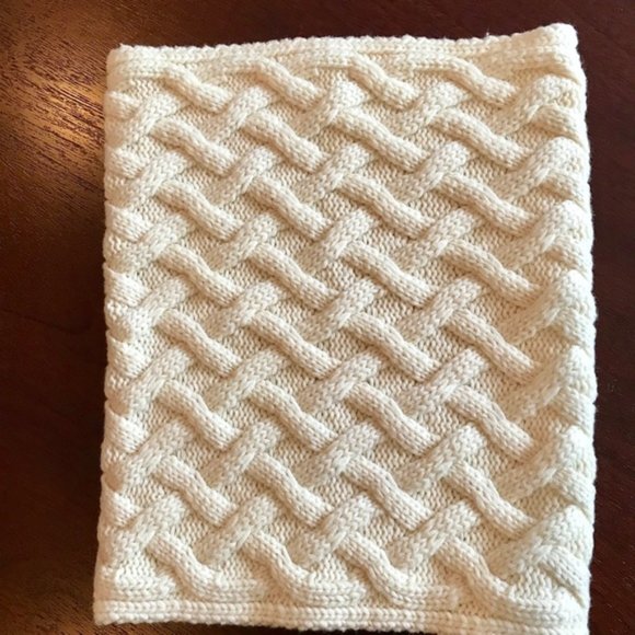 Banana Republic Accessories - Banana Republic Blend Soft Snood, Ivory Cream, One Size NEW Gaiter Neck Warmer